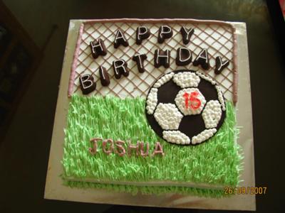 How to make a football pitch cake - YouTube